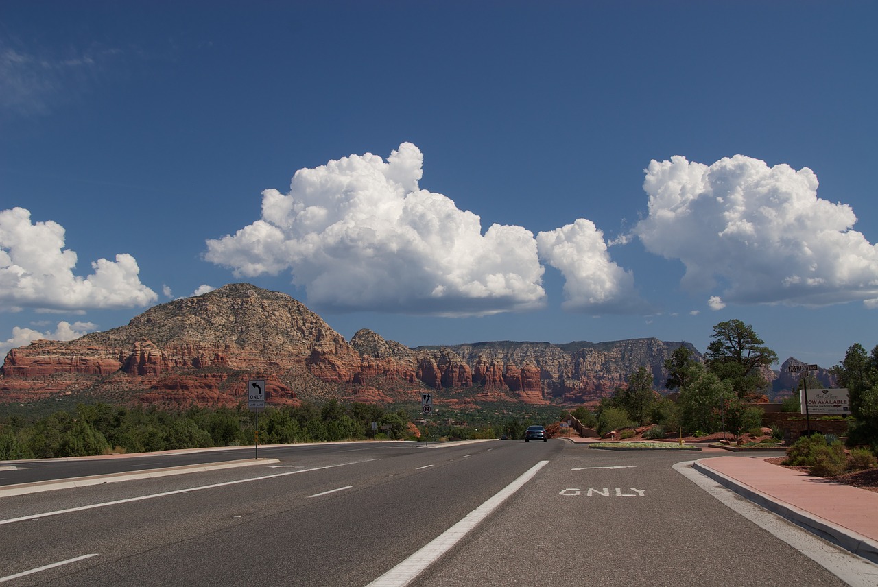 Image - sedona red rocks highway