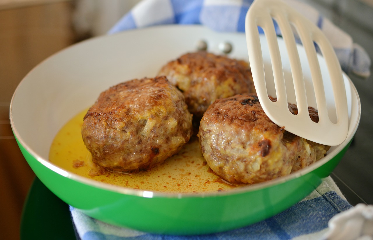 Image - meatballs coleslaw pan fat