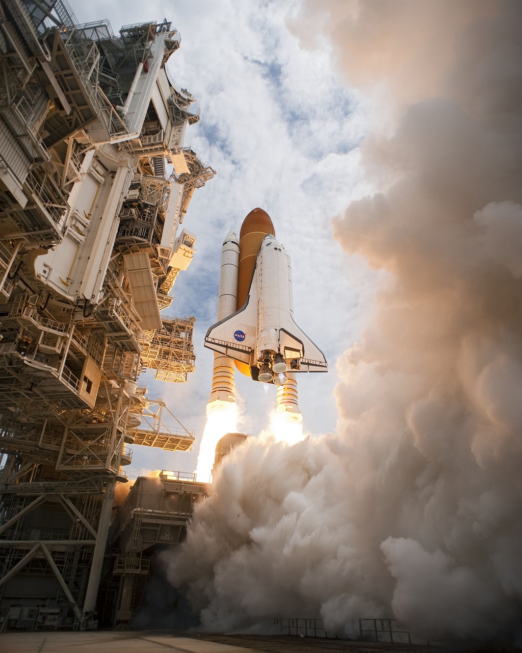 Image - space shuttle atlantis liftoff