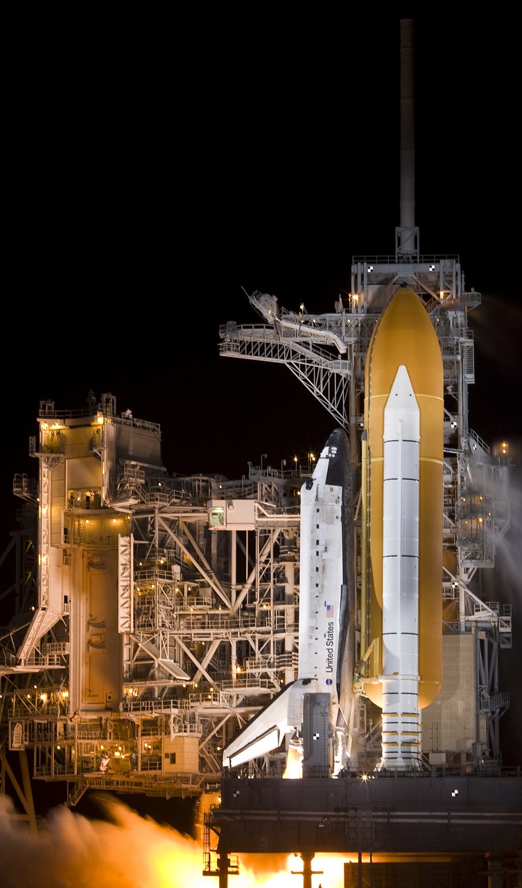 Image - space shuttle rollout launch pad