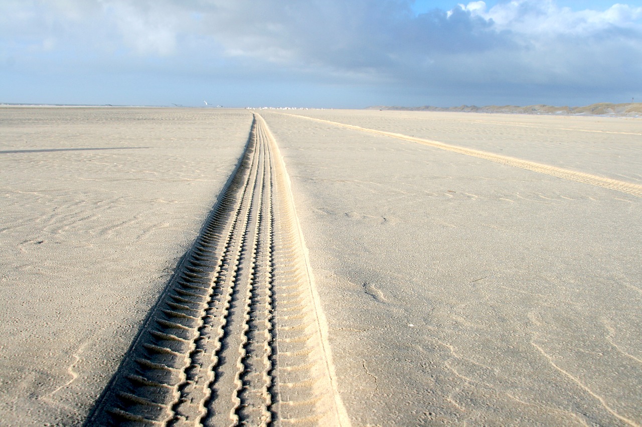 Image - trace sand beach tire track traces