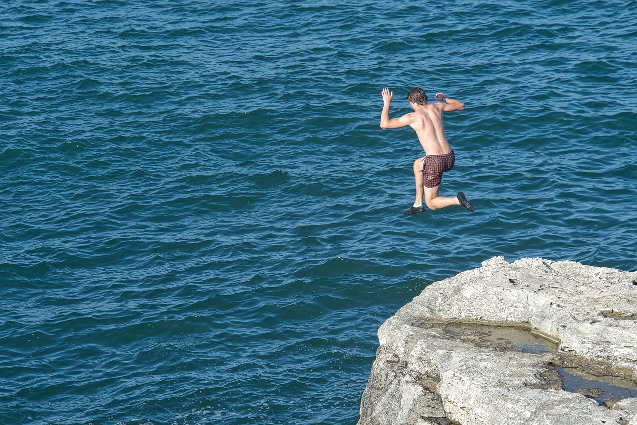 Image - jumping sea jump happy ocean