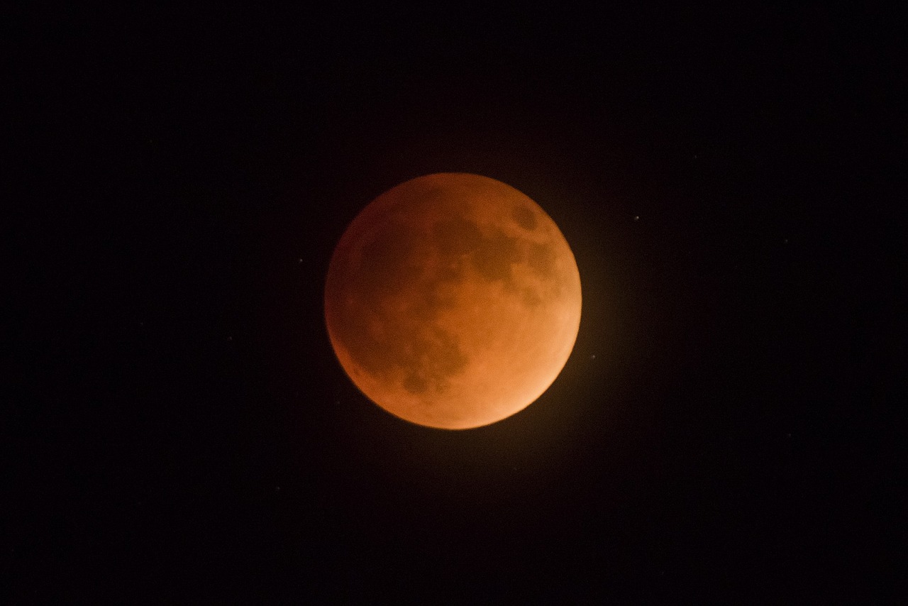 Image - blood moon eclipse full sky