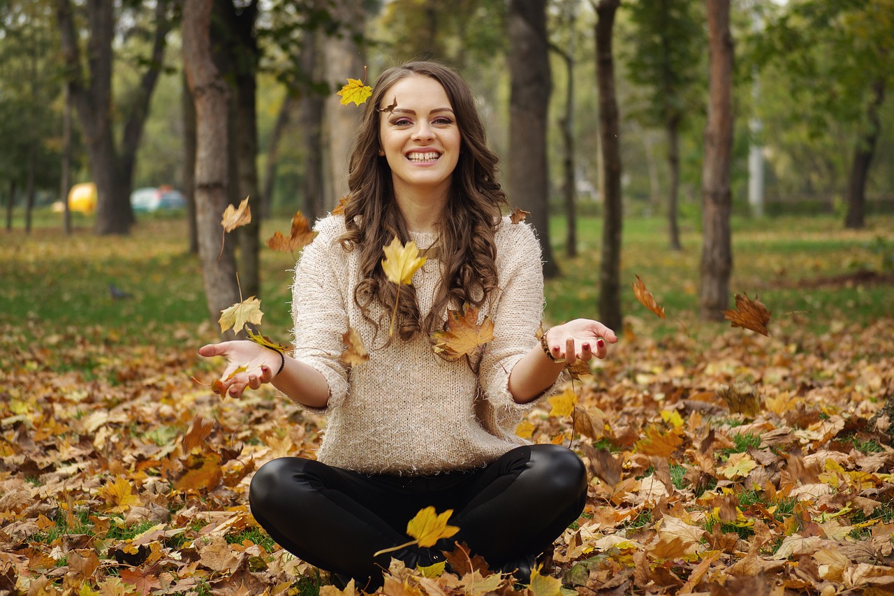 Image - beautiful girl in the park