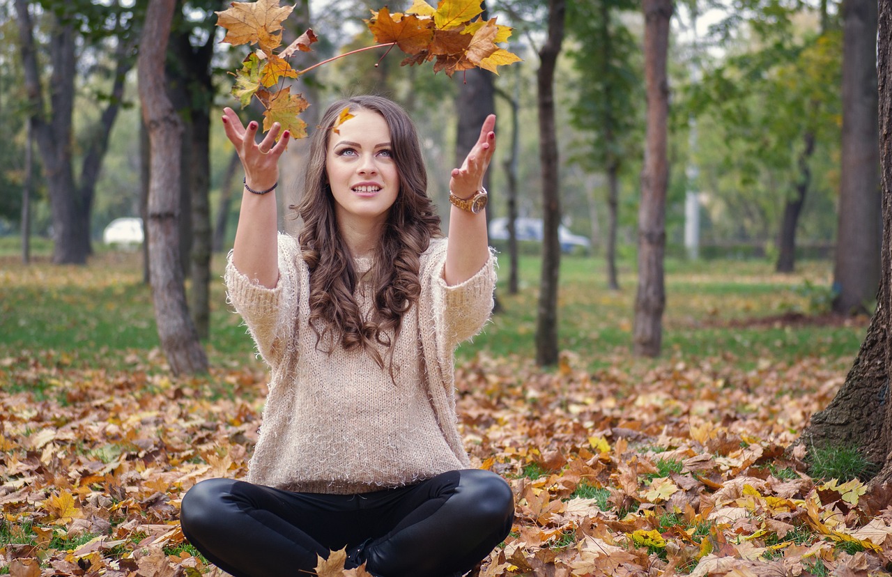 Image - beautiful girl in the park