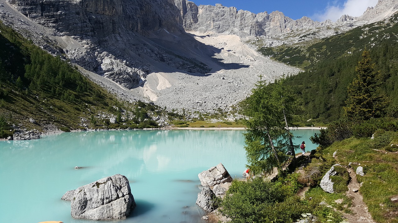 Image - lake sorapis dolomites italian alps