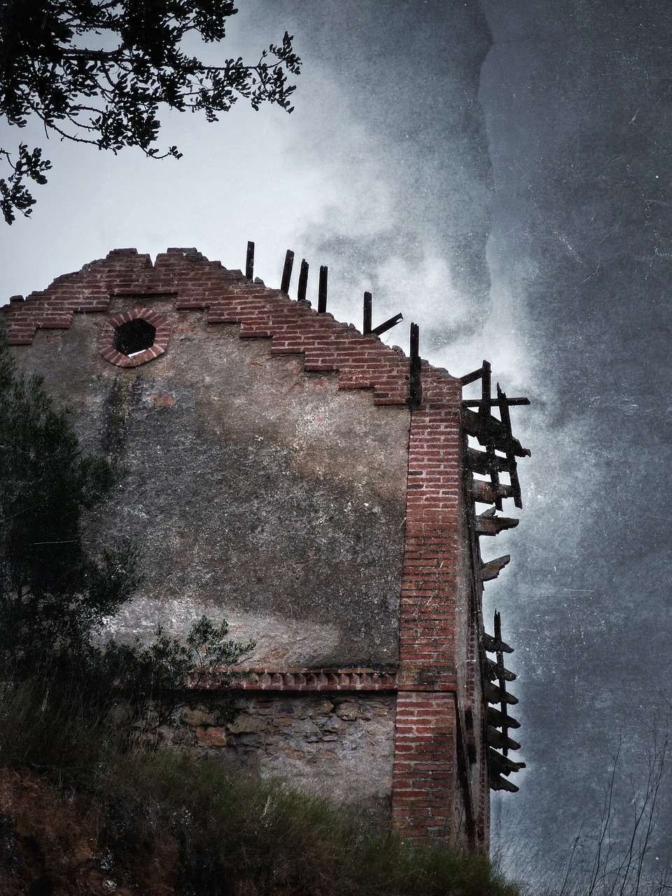 Image - house abandoned ruin mystery