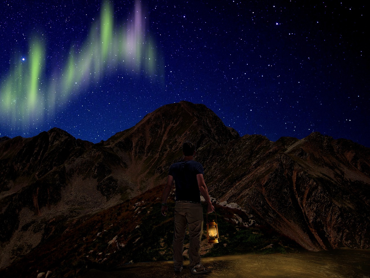 Image - northern lights mountain maintains