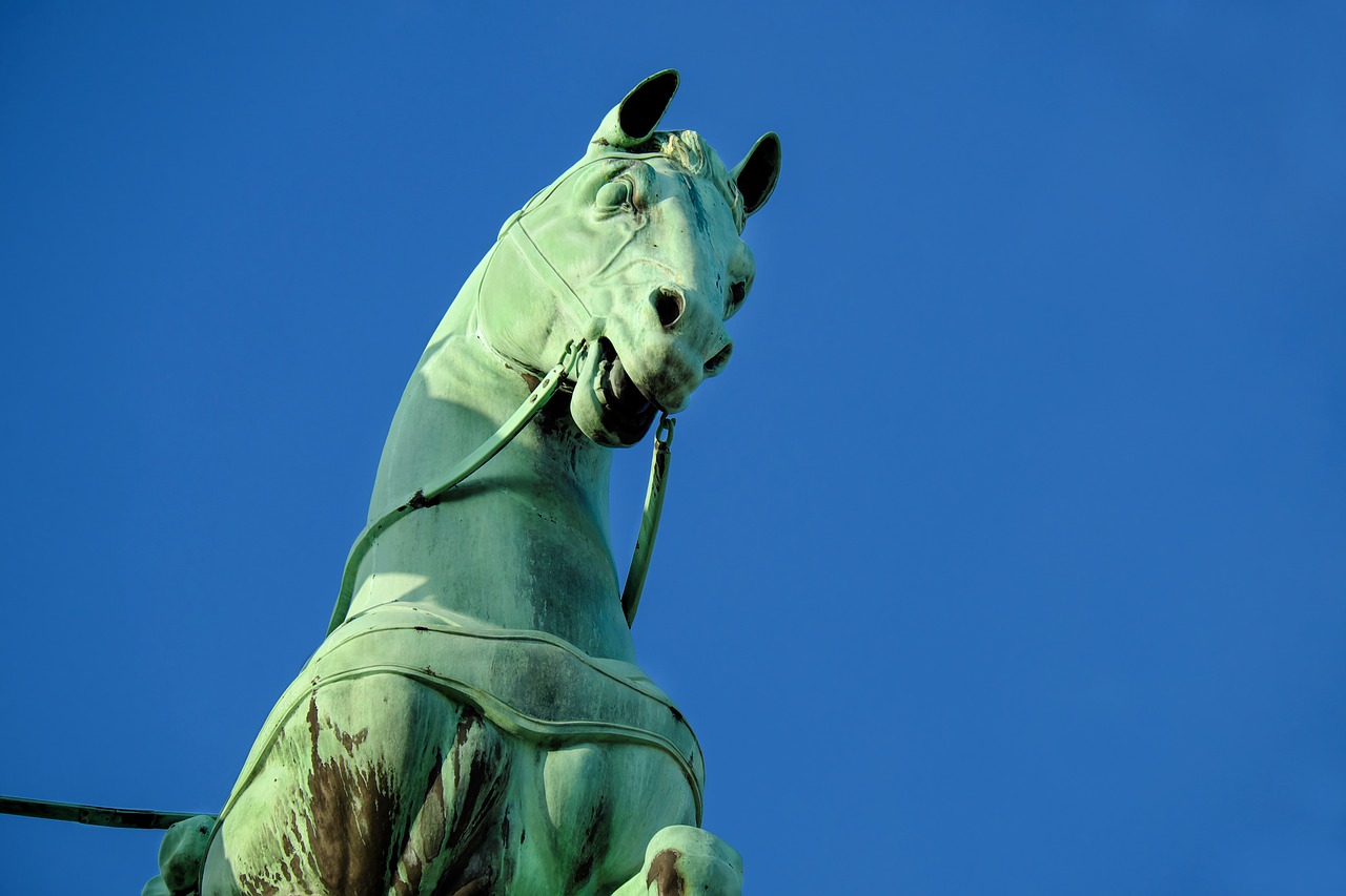 Image - sculpture horse copper