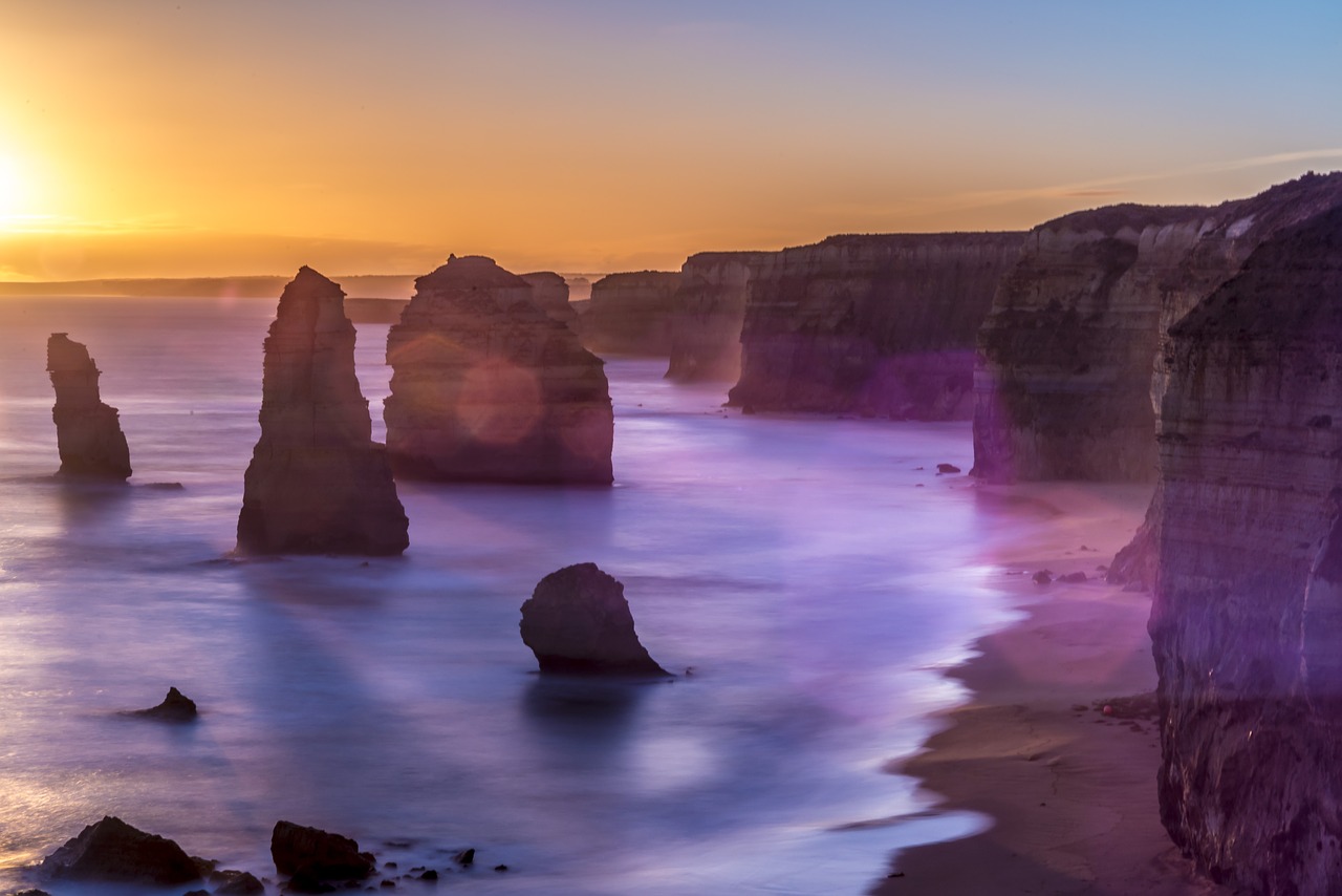 Image - apostles beach light