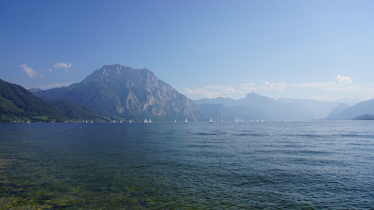 Image - traunsee austria water landscape