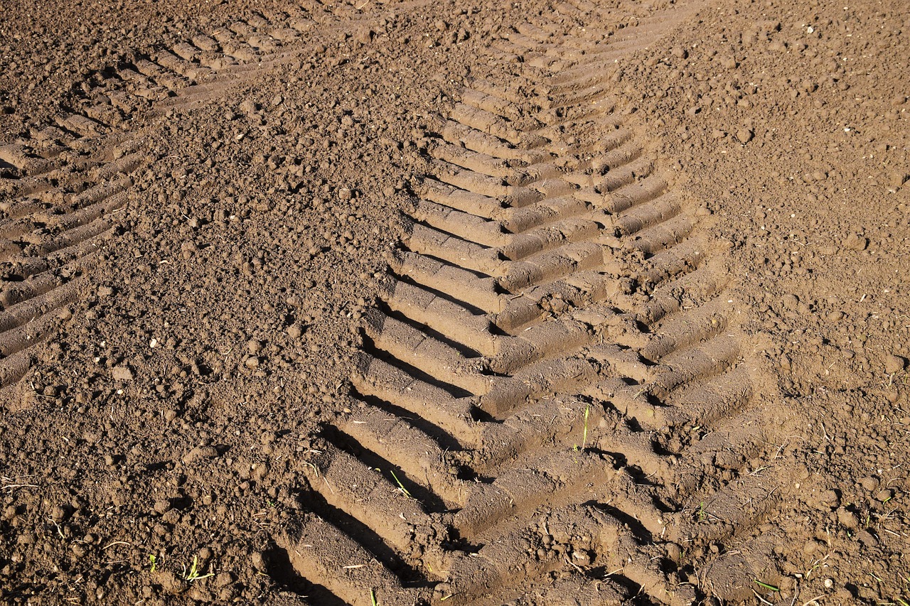 Image - trace tractor track agriculture