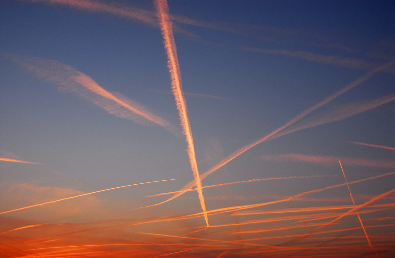 Image - sky color contrail