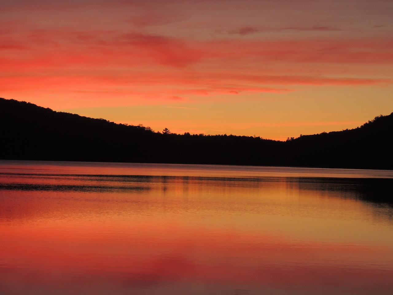 Image - hickey lake québec sunset