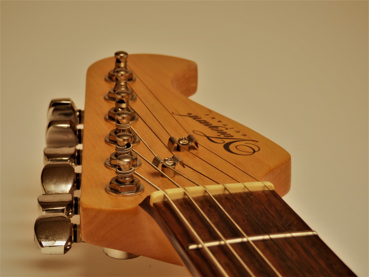 Image - guitar head guitar strings