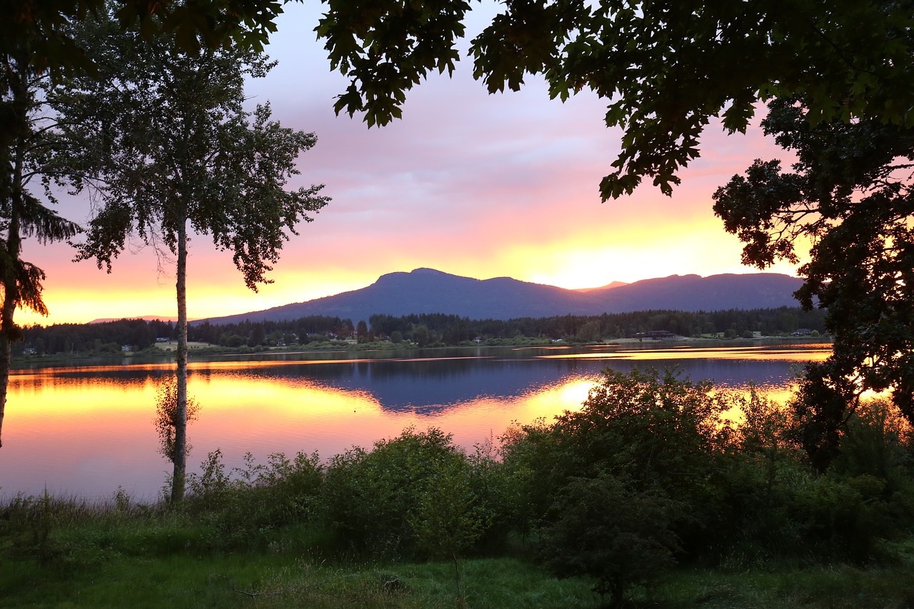 Image - sunset lake mountain landscape