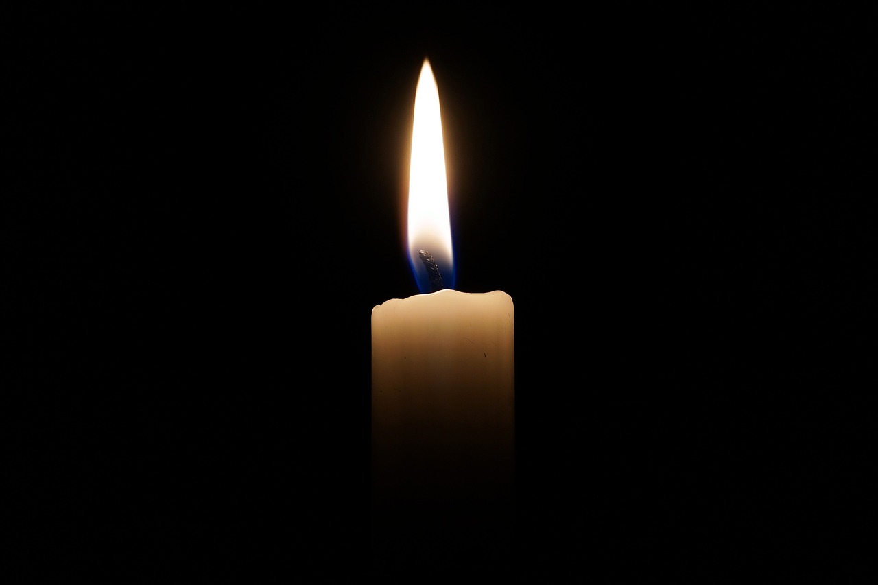 Image - candle light candlelight flame