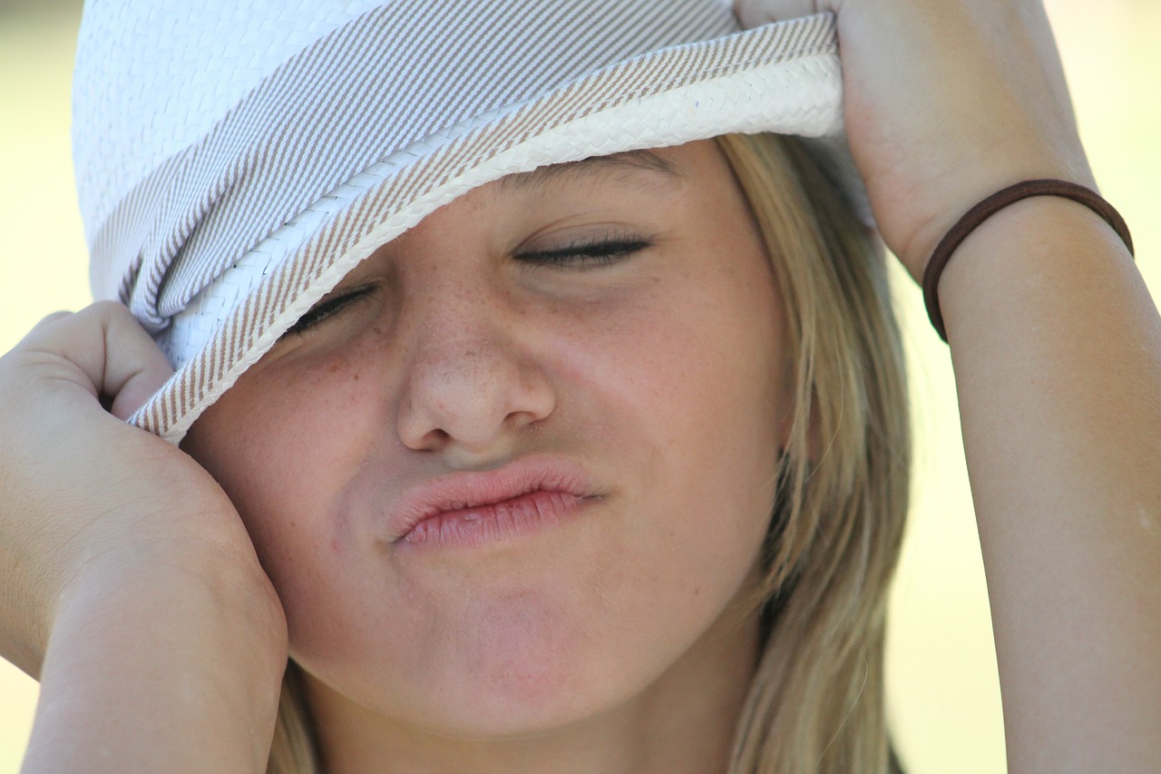 Image - girl face portrait hat close up