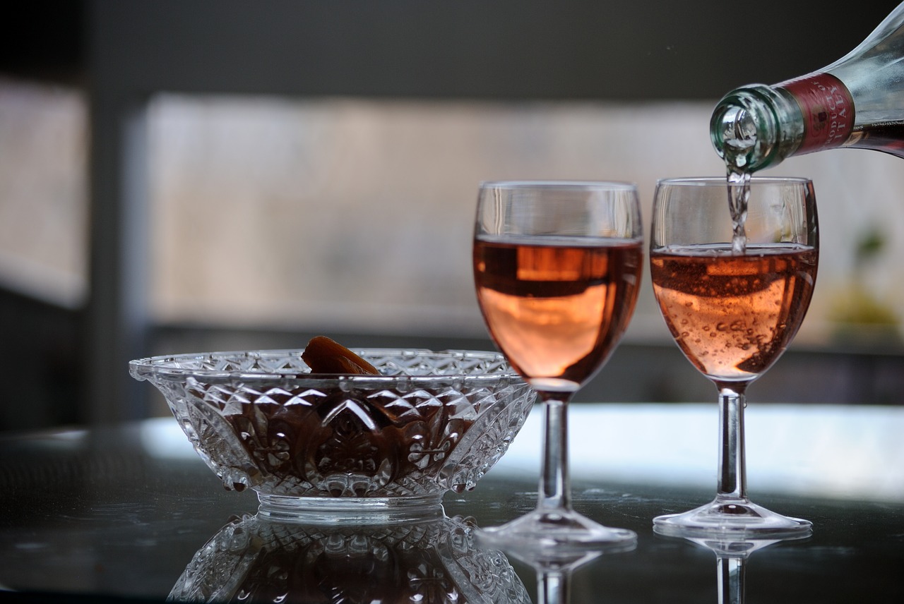 Image - wine bowls reflections glass