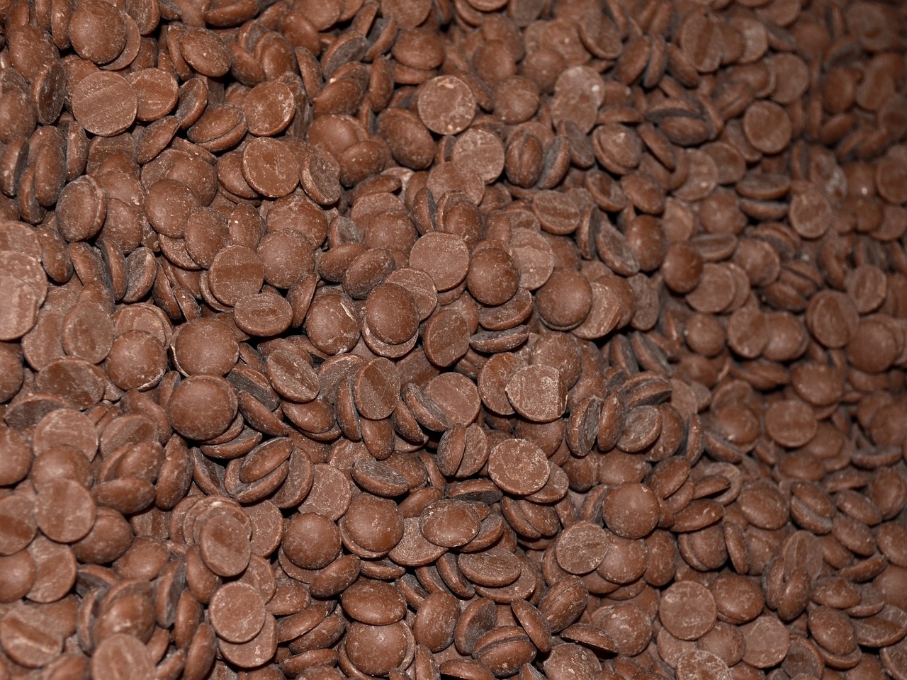 Image - chocolate chips buttons food sweet