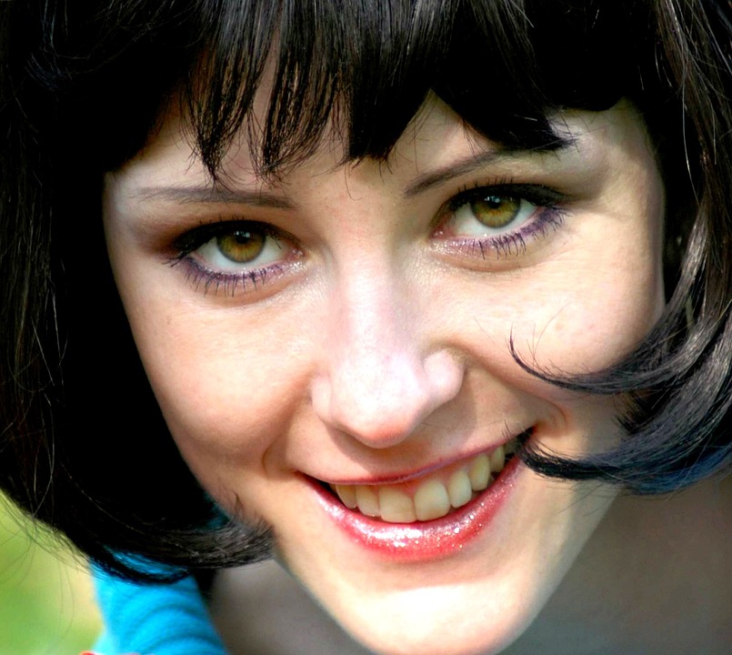 Image - girl portrait brunette smile eyes