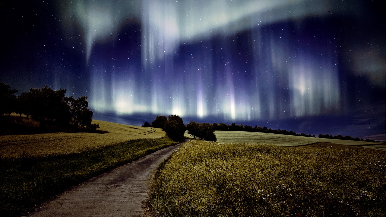 Image - northern lights landscape aurora