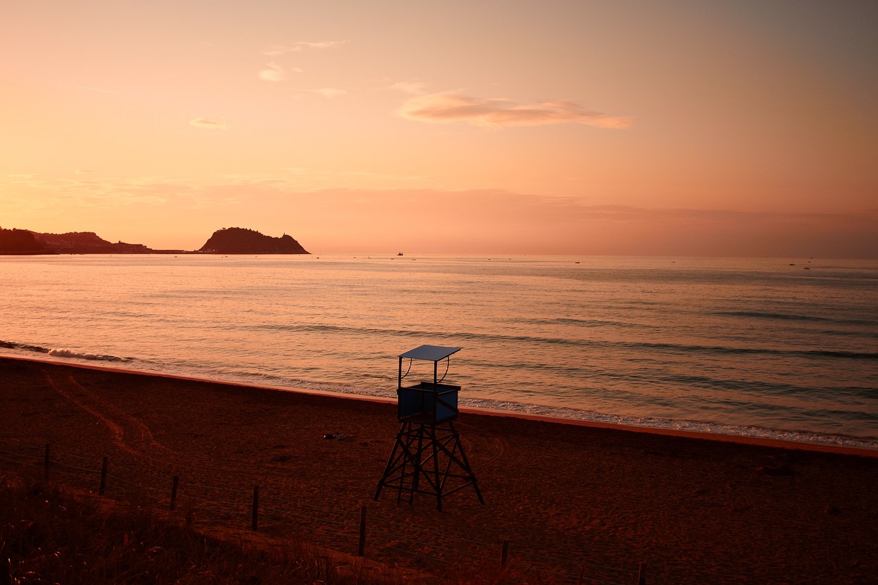 Image - beach lifeguard atlantic ocean