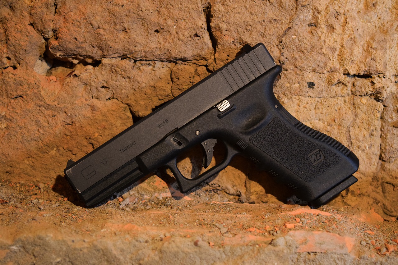 Image - gun glock airsoft weapon handgun