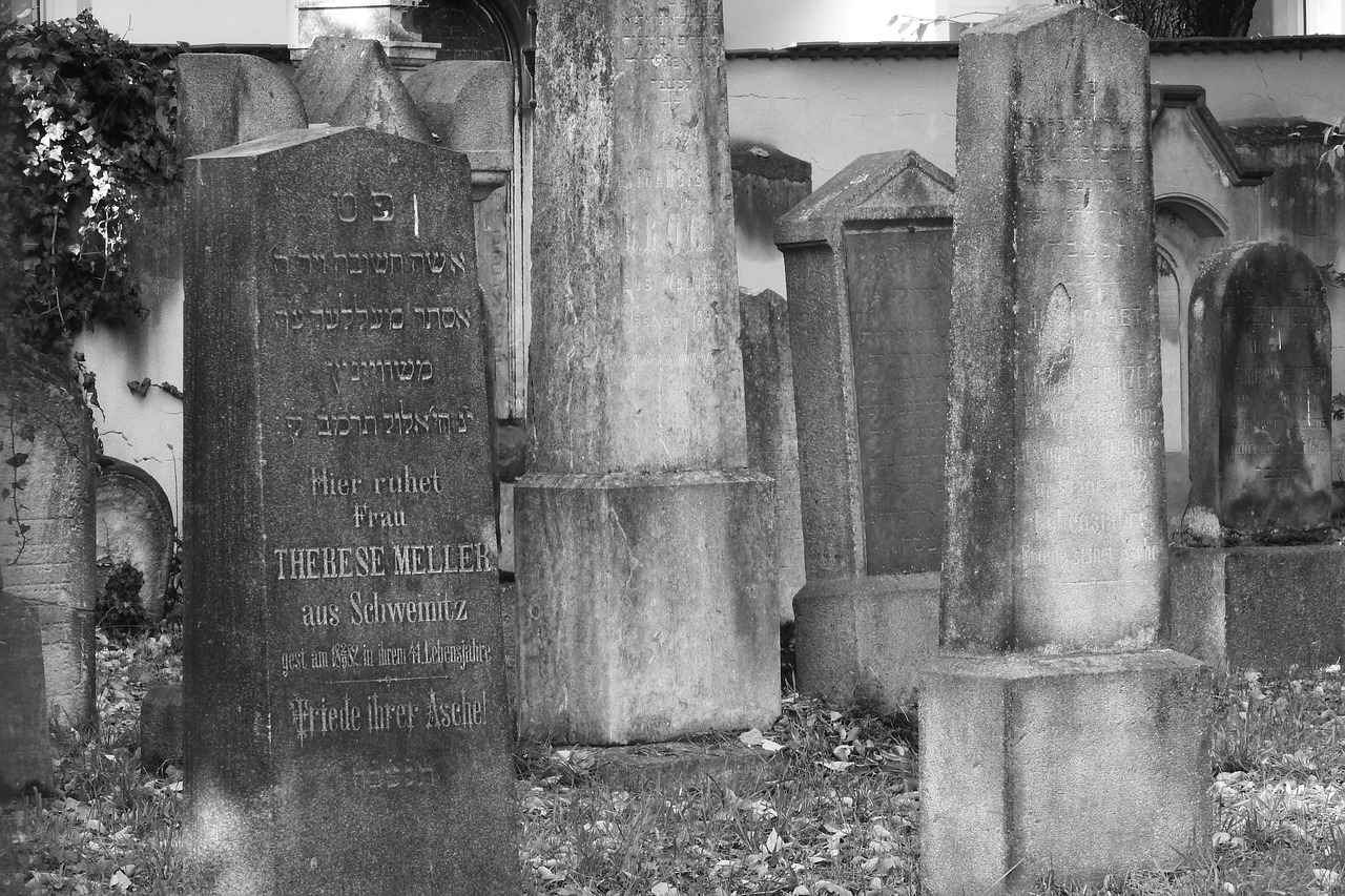 Image - jewish cemetery cemetery tombstone