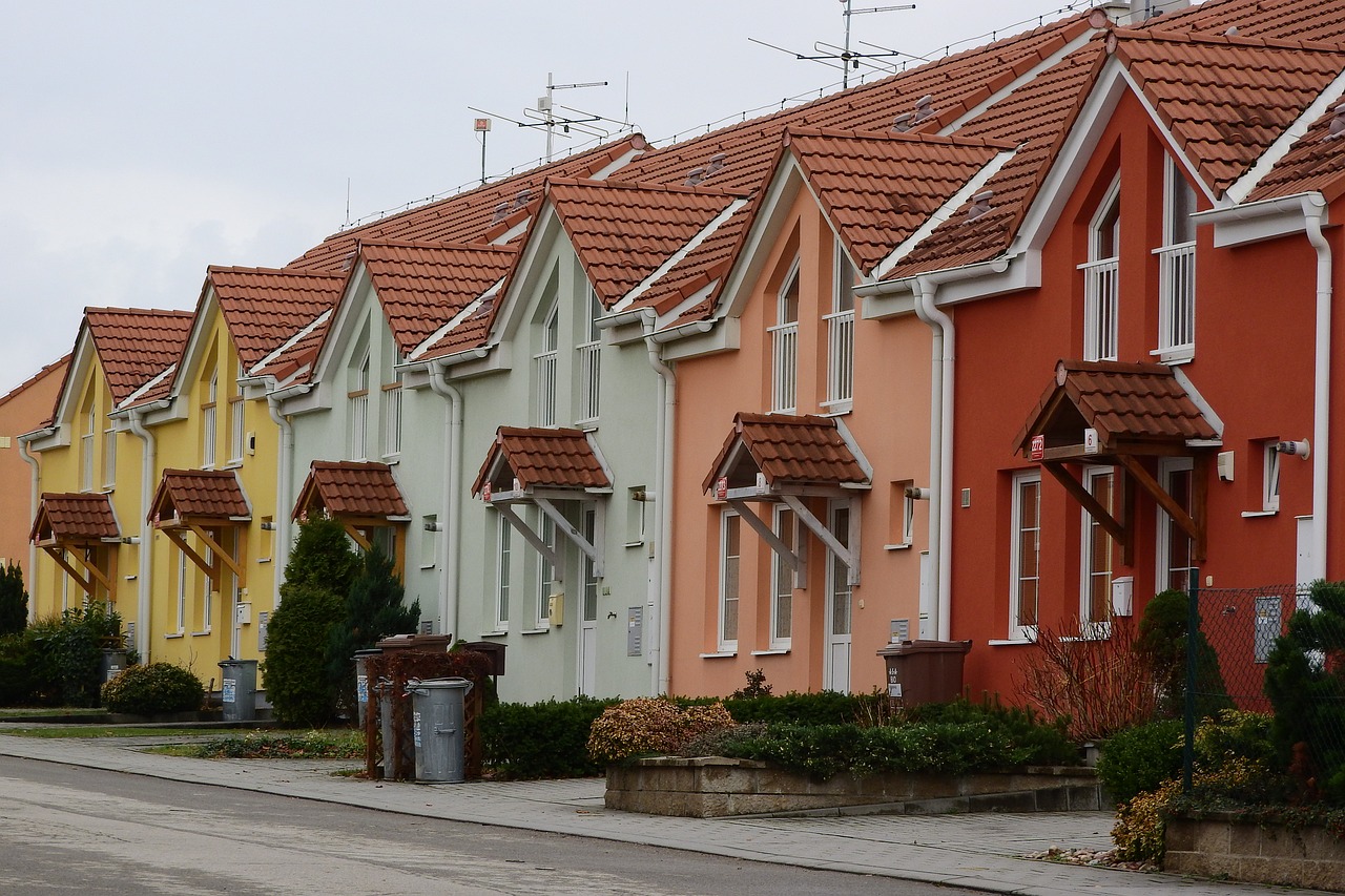 Image - street cottages villadom