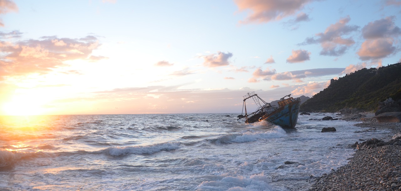 Image - wreck ship shipwreck boat old