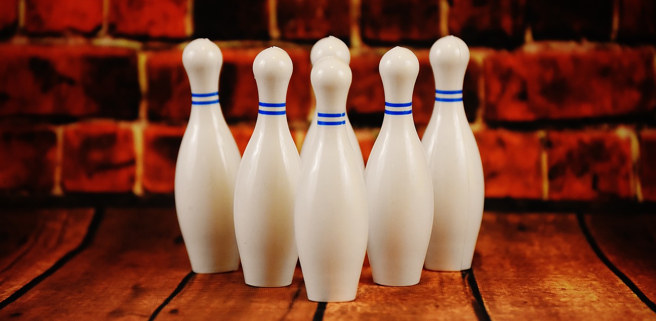 Image - bowling white plastic