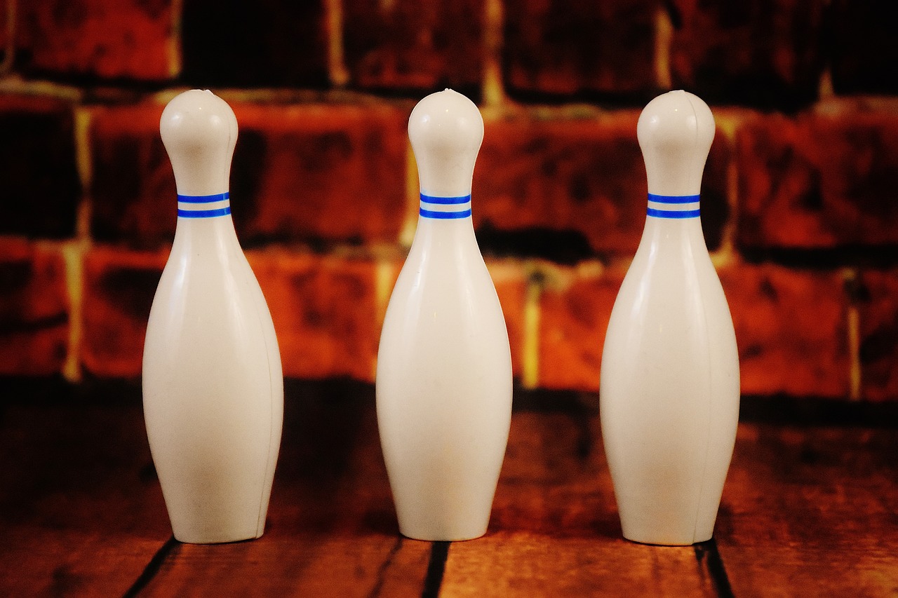 Image - bowling white plastic