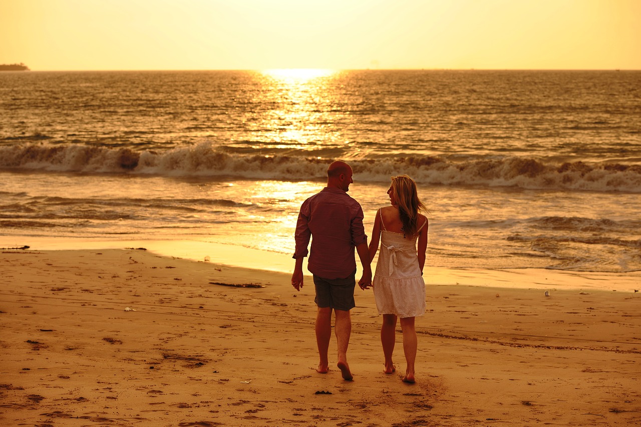 Image - valentine sunset beach couples