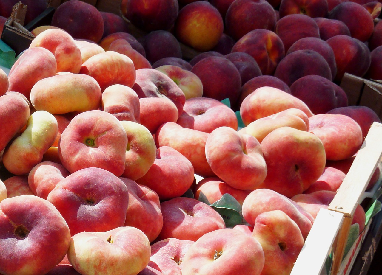 Image - peach vineyard peach fruit healthy