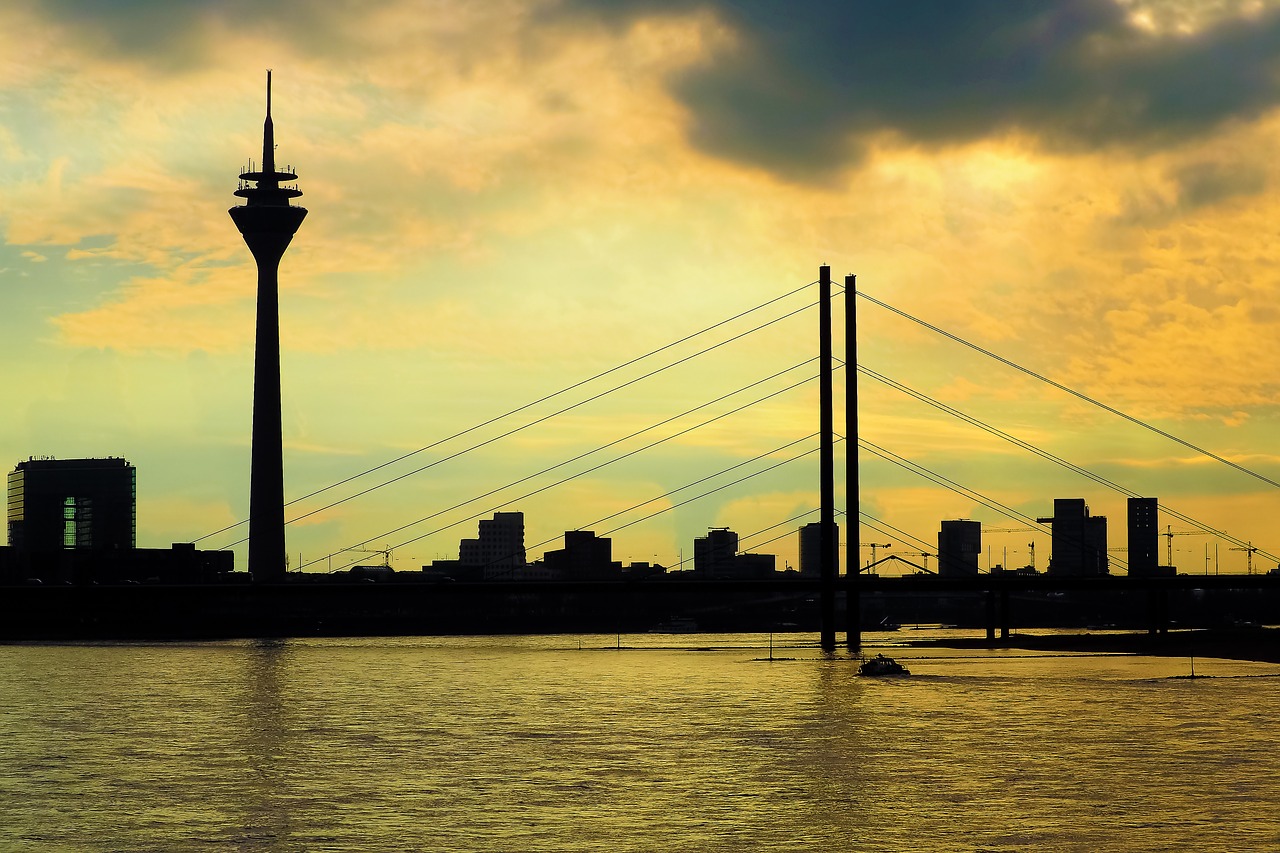 Image - evening light skyline architecture