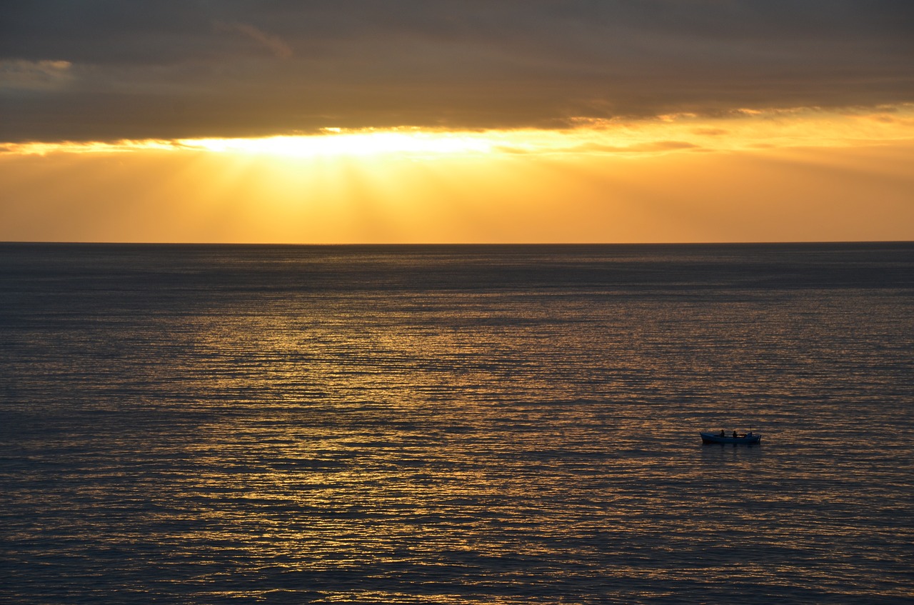 Image - sunrise sea ship morgenstimmung