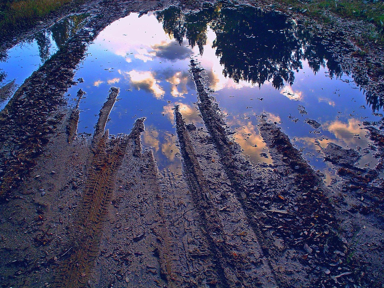 Image - dimension mud reflection