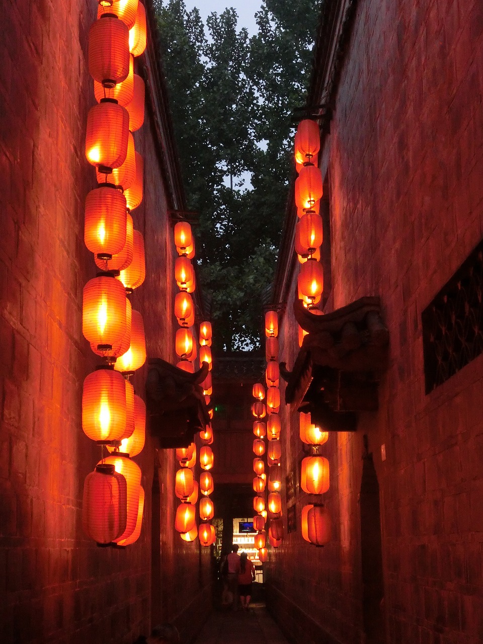 Image - lanterns small alley red lantern