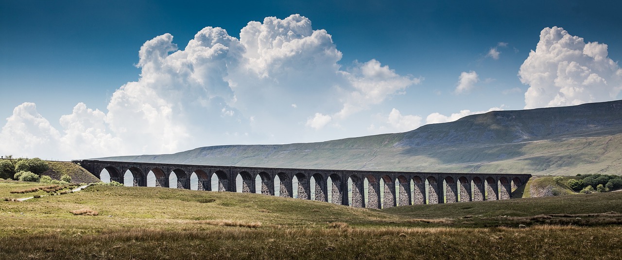 Image - ribblehead viaduct railroad tracks