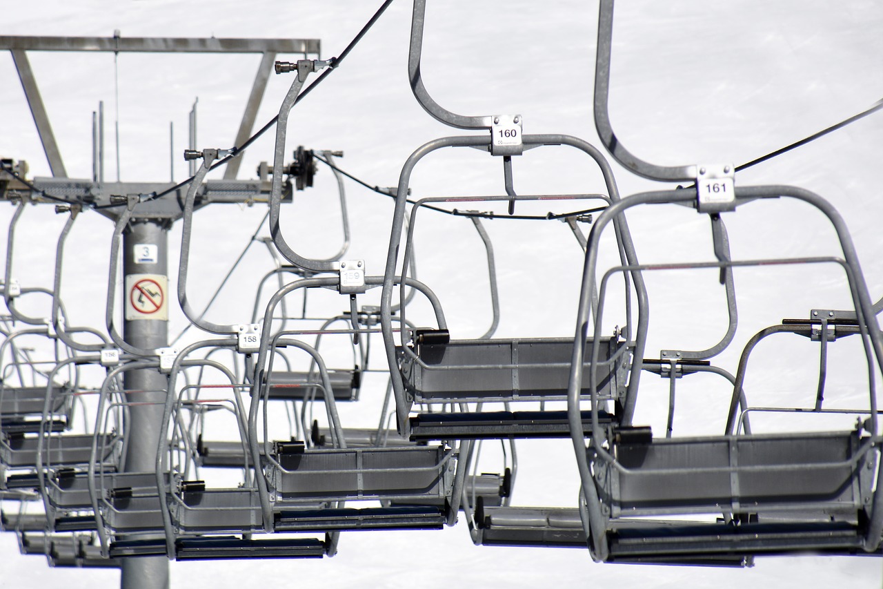 Image - chairlift means of transport go up