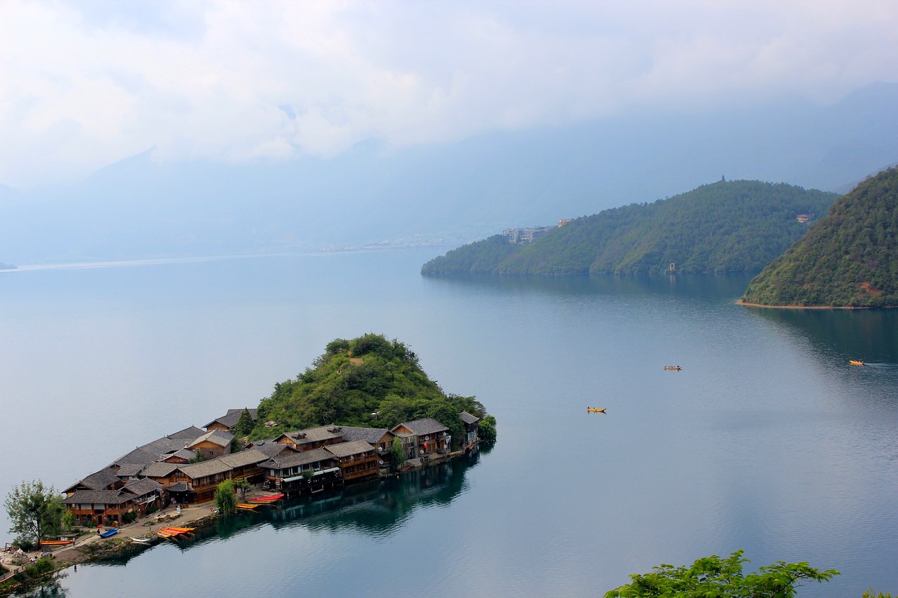 Image - lugu lake 泸沽湖 chinese lake