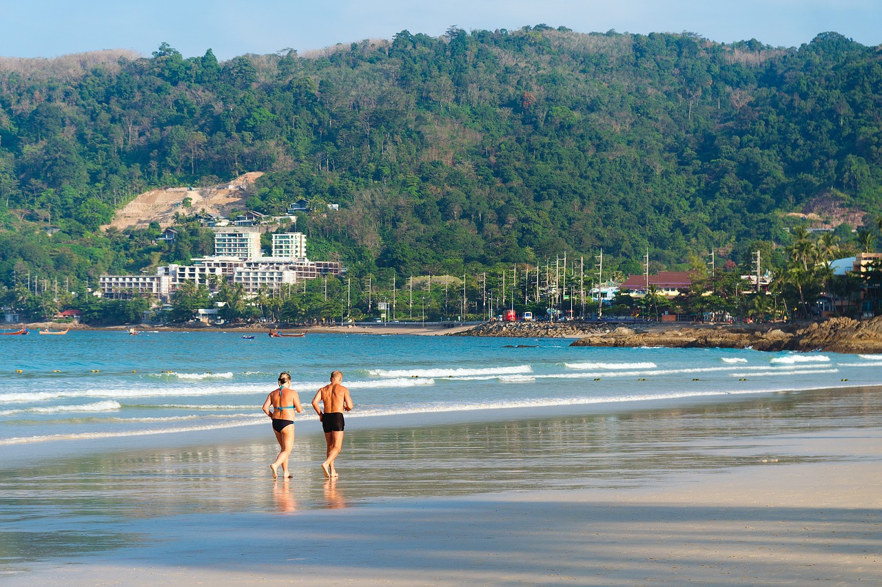 Image - beach running old couple people