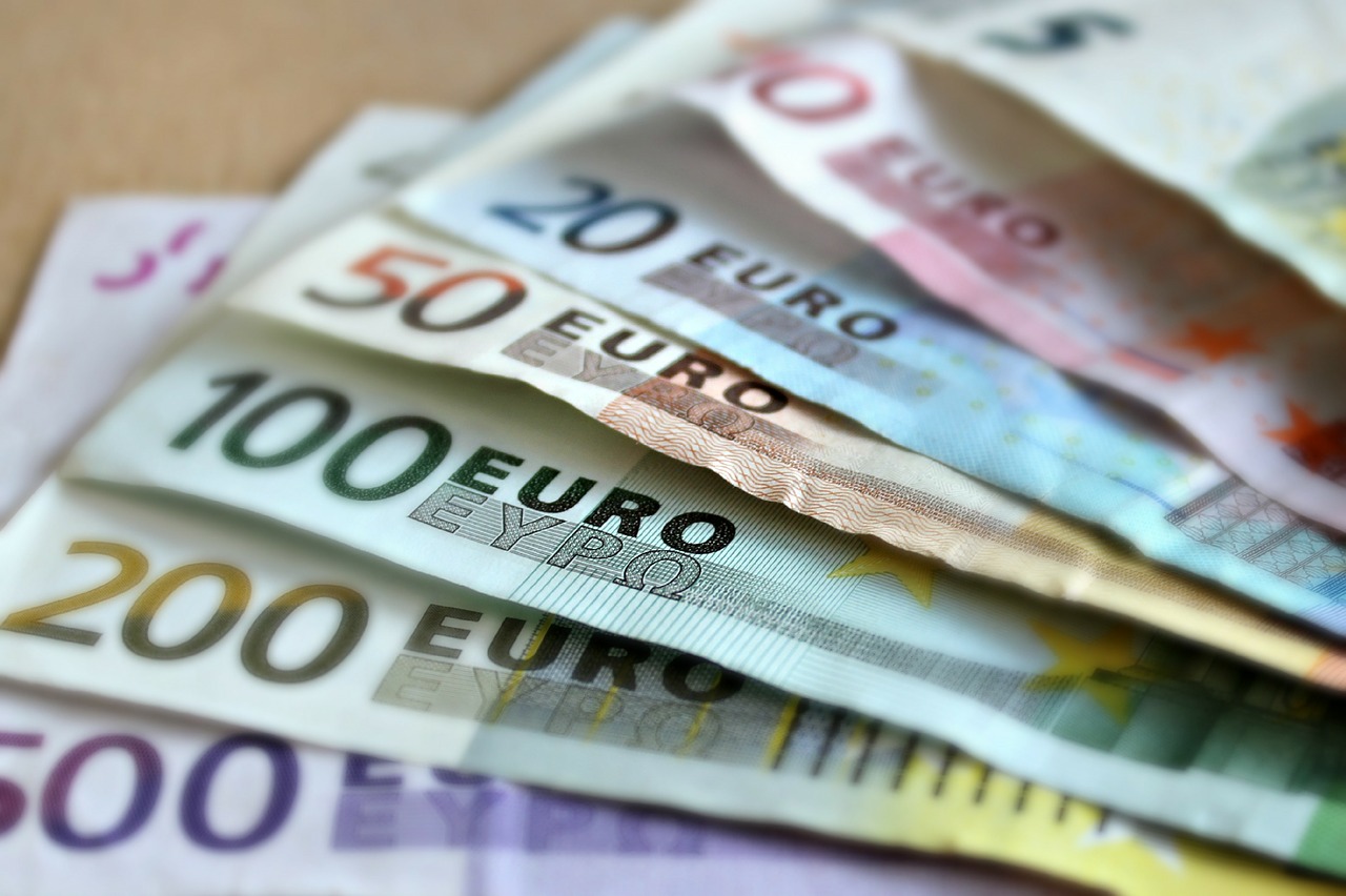 Image - bank note euro bills paper money