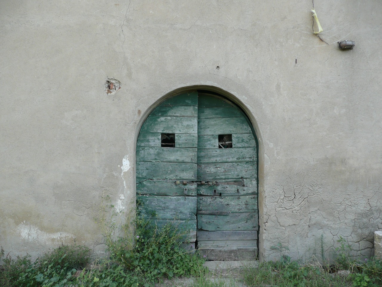 Image - door cottage tuscany umbria wall