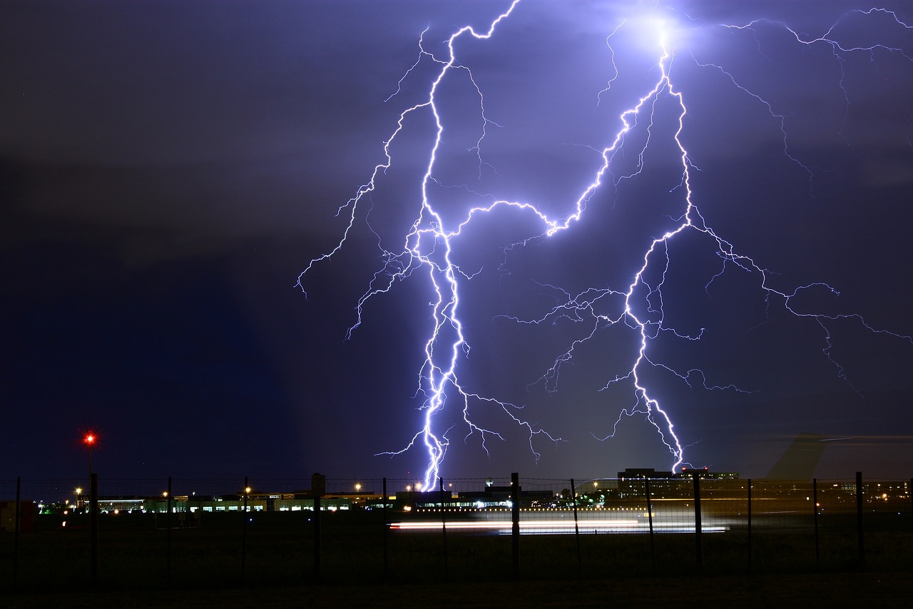 Image - lightning strike night storm bolt