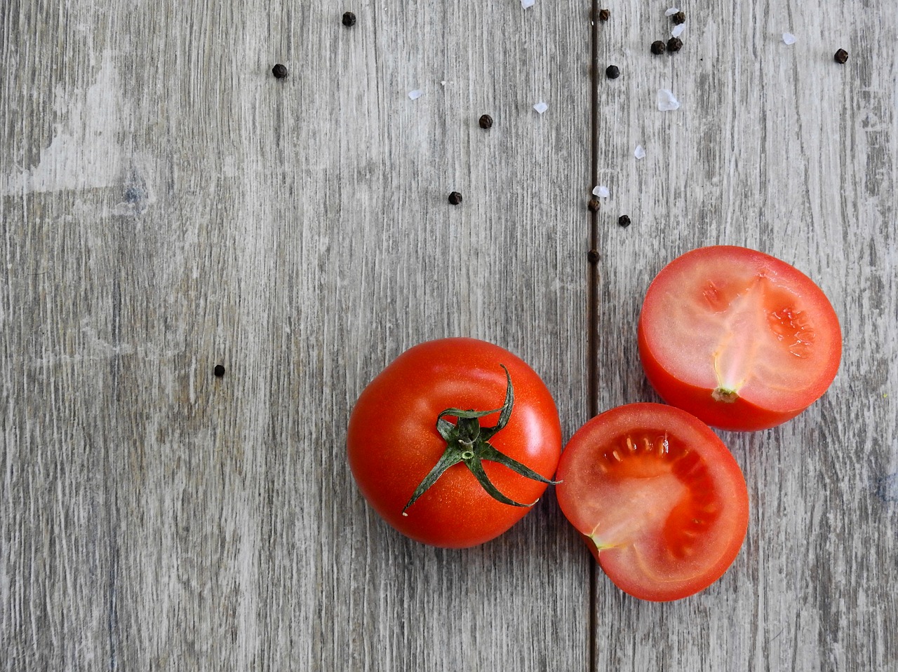 Image - tomato vegetables eat salt pepper