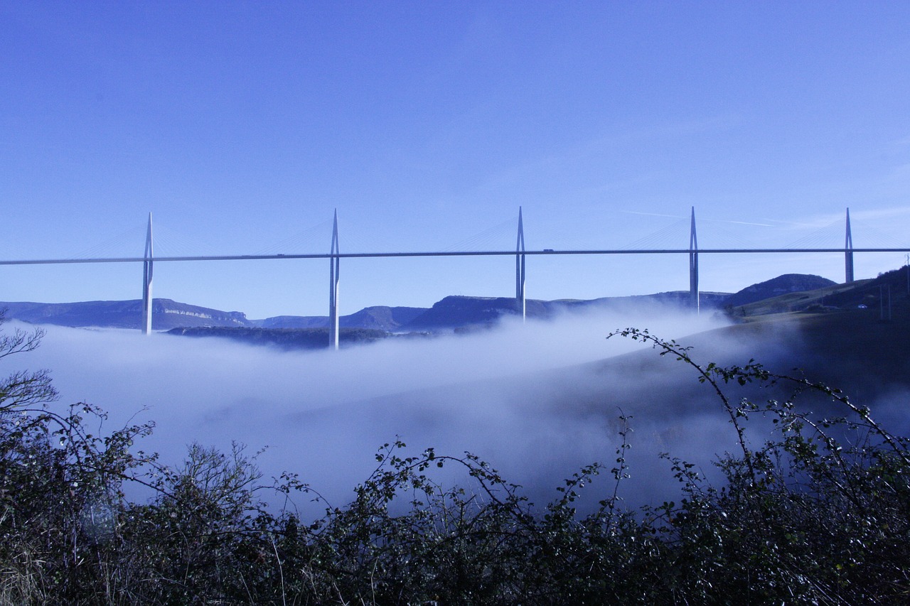 Image - morning port millau