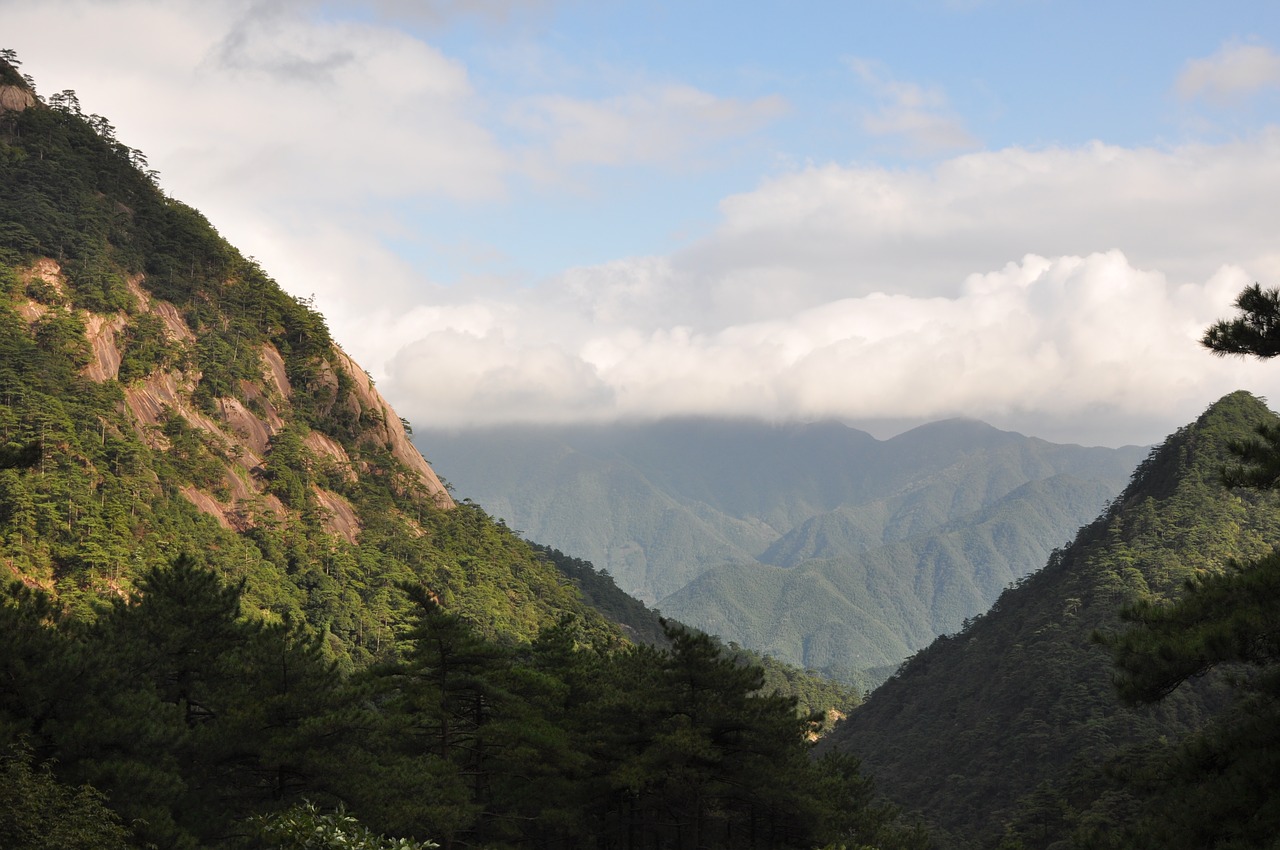 Image - huangshan autumn mountain