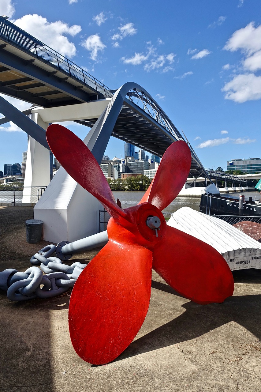 Image - propeller red ship port spin